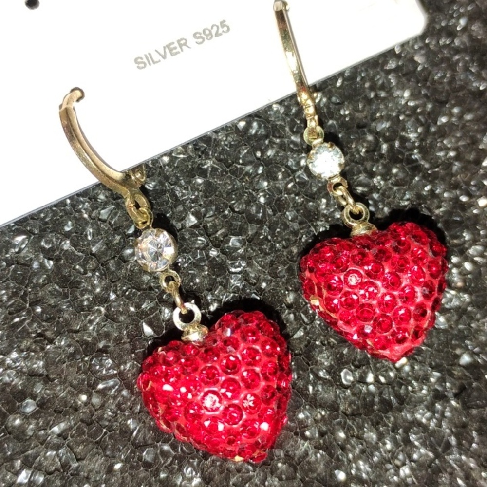 Red Heart Earrings - Picture 4 of 4
